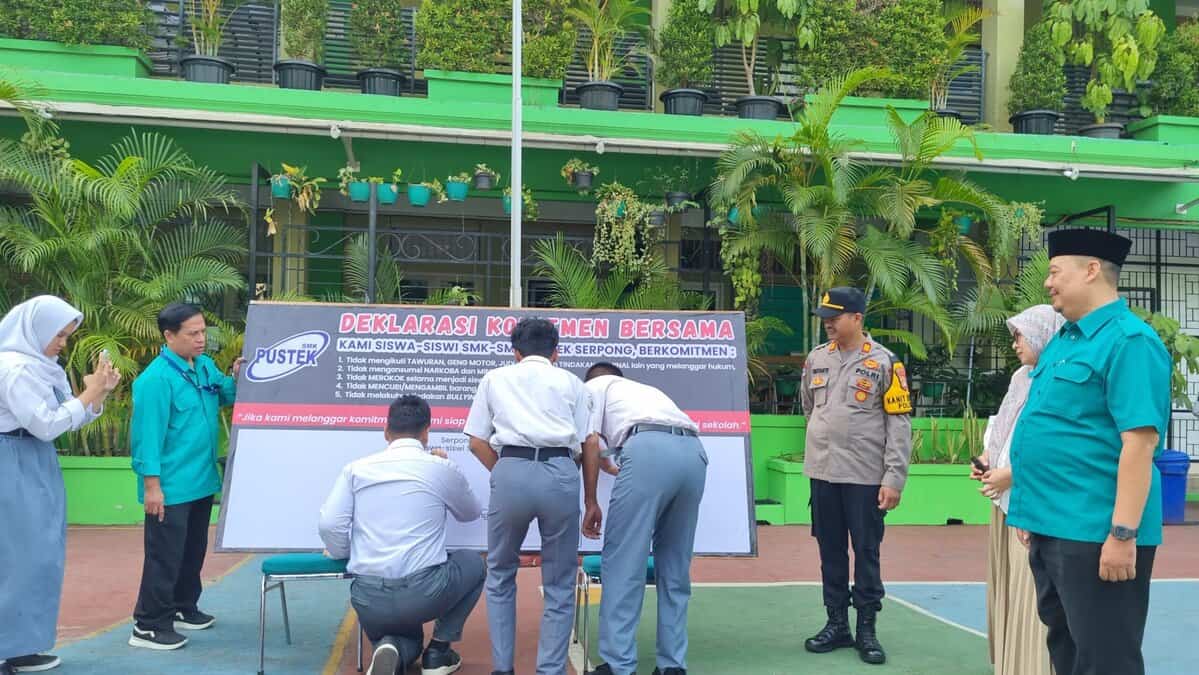 Ribuan Siswa SMK Pustek Deklarasi Anti Tawuran Pelajar Bersama Kapolsek Serpong