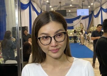 Penghormatan Terakhir untuk Sang Ayah, Sarwendah Sewa Kapal Khusus
