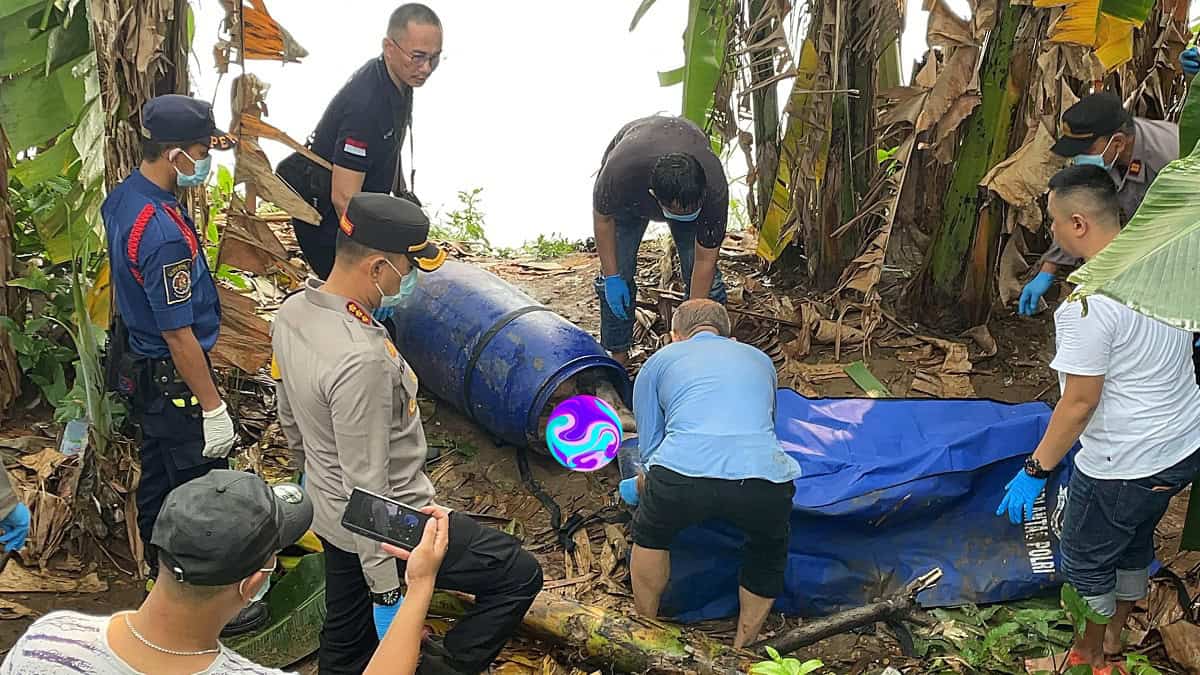 Geger Mayat dalam Tong Biru di Sungai Cisadane, Ternyata Perempuan Tanpa Busana