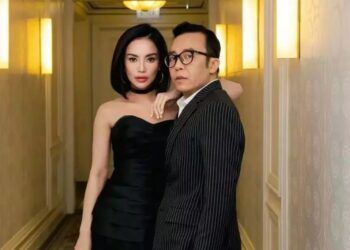 Unggah Foto Mesra Bersama Kekasih Baru, Ari Lasso Tengah Dimabuk Cinta
