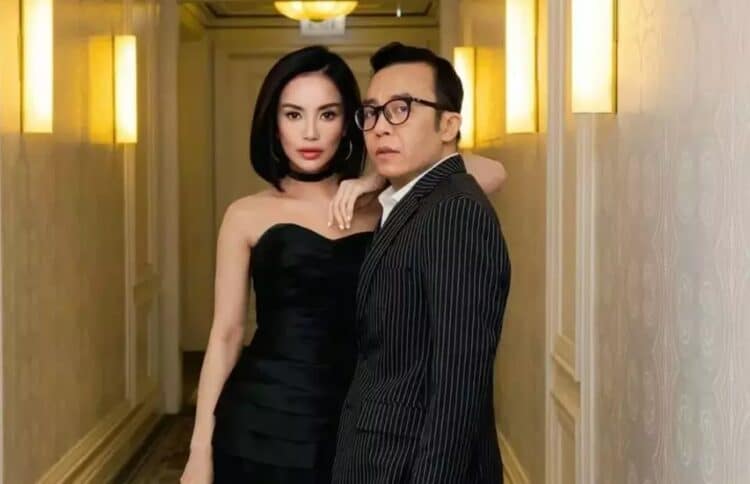 Unggah Foto Mesra Bersama Kekasih Baru, Ari Lasso Tengah Dimabuk Cinta
