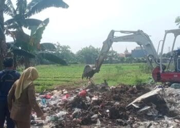 Kecamatan Batuceper Tertibkan TPS di Jalan Pematang Batusari