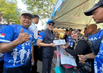 Zulkifli Hasan Tinjau Produk UMKM Desa Kresek Kabupaten Tangerang di PANWALK Banten III 2025 K