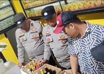 Razia Malam Hari, 122 Botol Miras Disita dari Depot Jamu di Cisoka