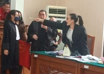 Nikita Mirzani Marah Hingga Persidangan Menjadi Ricuh