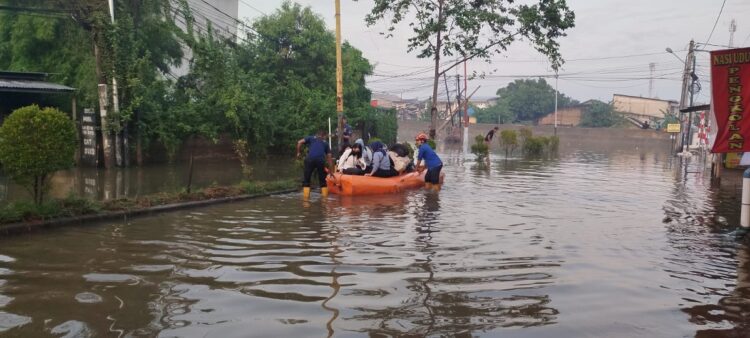 BPBD Tangerang Imbau Warga Siapkan Tas Siaga Bencana Jelang Puncak Hujan