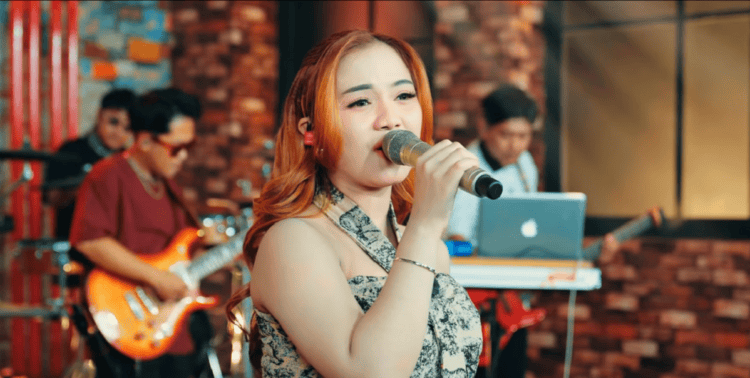 Lirik Lagu Lanang Tenang-Ajeng Febria