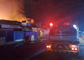 Kebakaran Dini Hari di Pasar Kemis Hanguskan Ruko dan Rumah