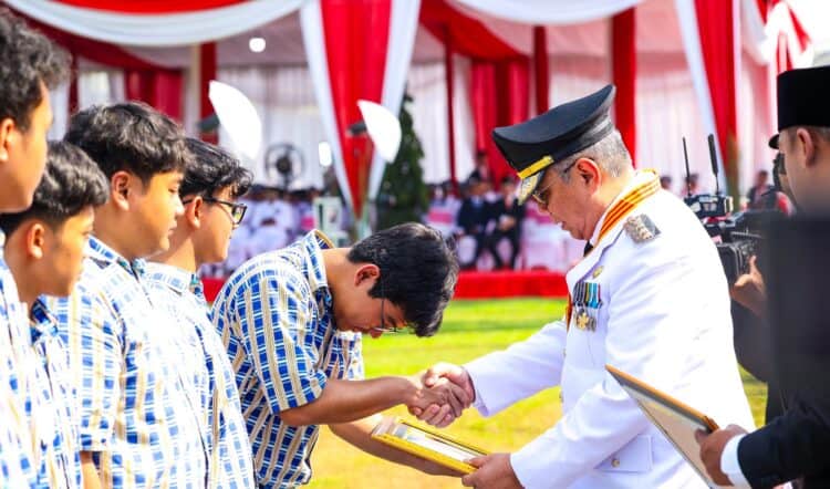 Berprestasi di Kancah Internasional, Wali Kota Tangsel Apresiasi 13 Pemuda dan Pelajar