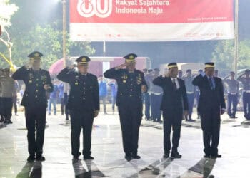 Bupati Tangerang Hadiri Renungan Suci di TMP Arya Wangsakara