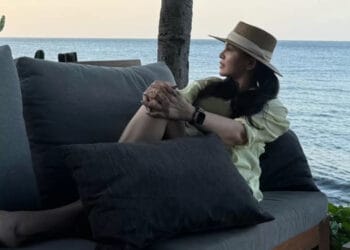 Fitri Salhuteru Asik Liburan Bersama Keluarga