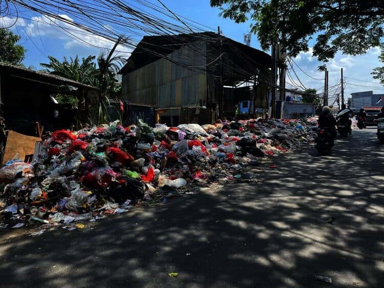Sampah Menumpuk di TPS Kota Tangerang, DLH Kota Tangerang Meminta Permakluman