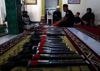 Padepokan Godam Denok Ulas 2500 Golok Ciomas