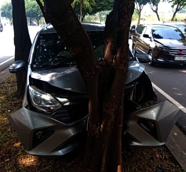 Kecelakaan Beruntun 4 Kendaraan di Tangsel, 5 Orang Terluka