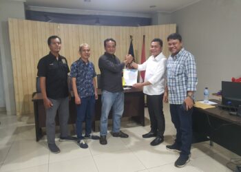 Sri Mulyo Resmi Terima SK Plt Ketua PWI Kabupaten Tangerang dari Ketua PWI Banten