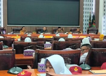 Edukasi Politik Dini, Anak SDN III Pasar Kemis Belajar Peran Wakil Rakyat