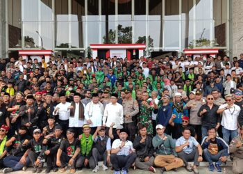 Geruduk Kantor DPRD, Massa Tegaskan Komitmen Lindungi Tangsel