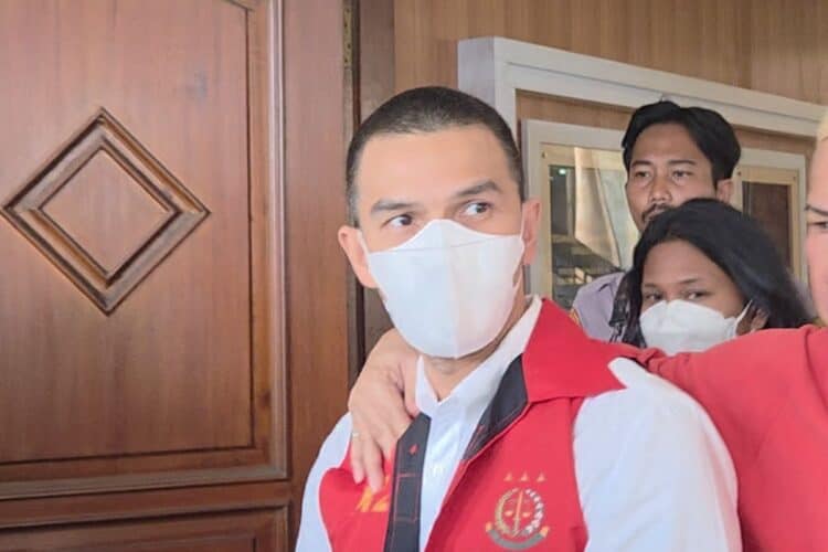 Terjerat Kasus Vape Berisi Obat Keras, Jonathan Frizzy Dituntut 1 Tahun Penjara