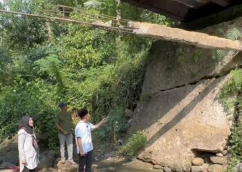 Jembatan Penghubung Antar Kecamatan di Lebak Nyaris Roboh
