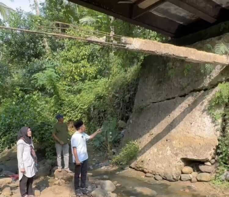 Jembatan Penghubung Antar Kecamatan di Lebak Nyaris Roboh