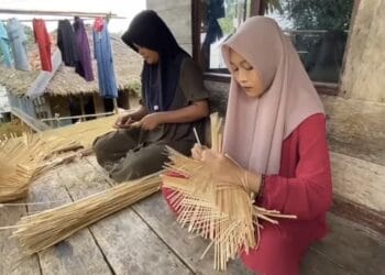 Kerajinan Boboko Jadi Sumber Tambahan Pendapatan Warga
