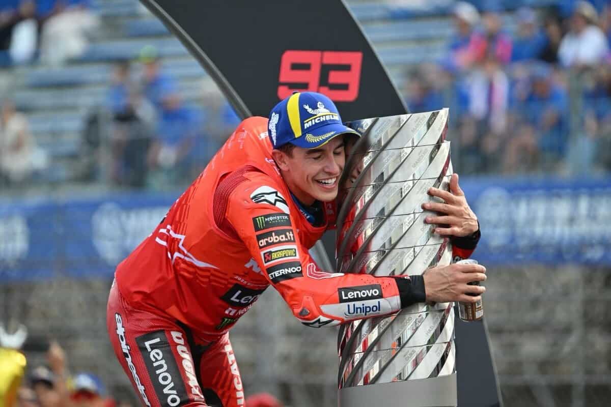 Marc Marquez Menangis