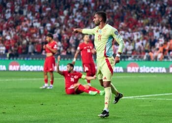Spanyol Bantai Turki di Kandang Sendiri