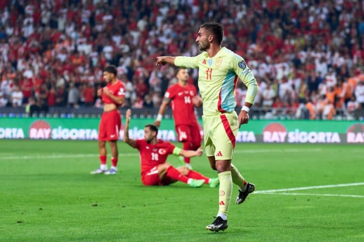 Spanyol Bantai Turki di Kandang Sendiri