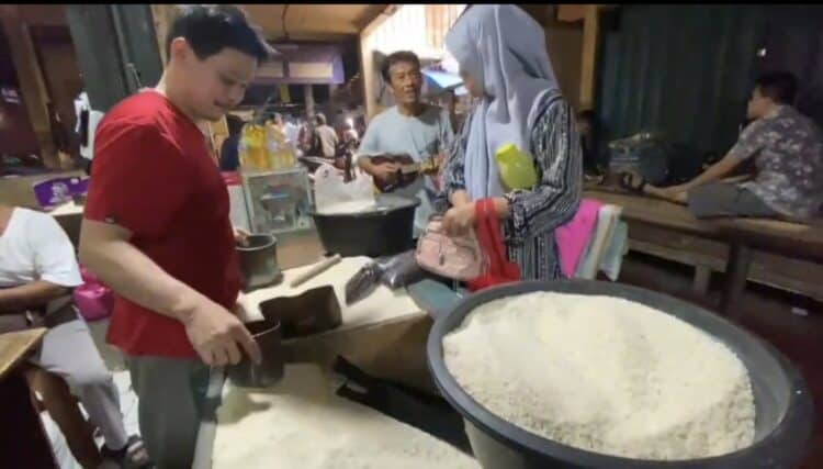 Harga Beras Premium Susah Dijangkau, Warga di Lebak Pilih Beras Medium