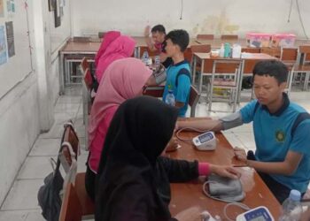 Siswa MTS Negeri 2 Kota Tangerang Ikuti Cek Kesehatan Gratis