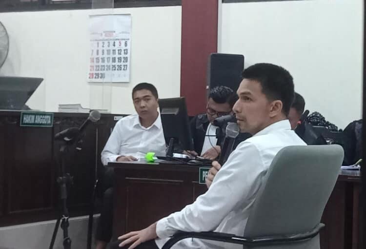 Jonathan Frizzy Dicecar Hakim Prihal Alasan Impor Vape Berisi Etomidate