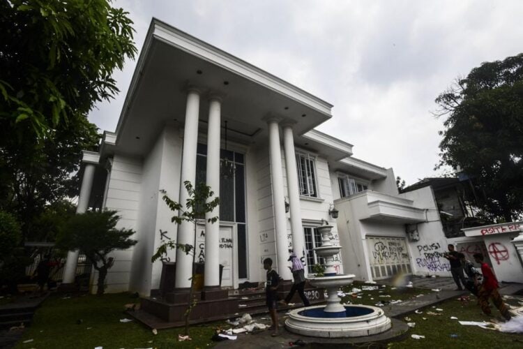 10 Orang Jadi Tersangka Penjarahan Rumah Uya Kuya, 1 Masih Bocah