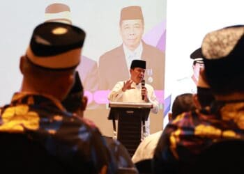 RAPAT KERJA: Bupati Tangerang, Moch. Maesyal Rasyid saat membuka rapat kerja LPTQ Kabupaten Tangerang di Hotel Atria Kecamatan Kelapa Dua, Rabu (15/10). (ALFIAN/SATELIT NEWS)