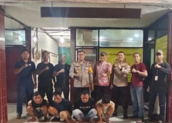 Polisi menangka[p para pelaku pencurian dengan modus ganjal ATM.. (ISTIMEWA)