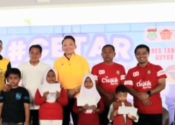 Semarak HUT ke-80 RI di Cisauk, Warga Antusias Ikuti Jalan Sehat hingga Tabligh Akbar