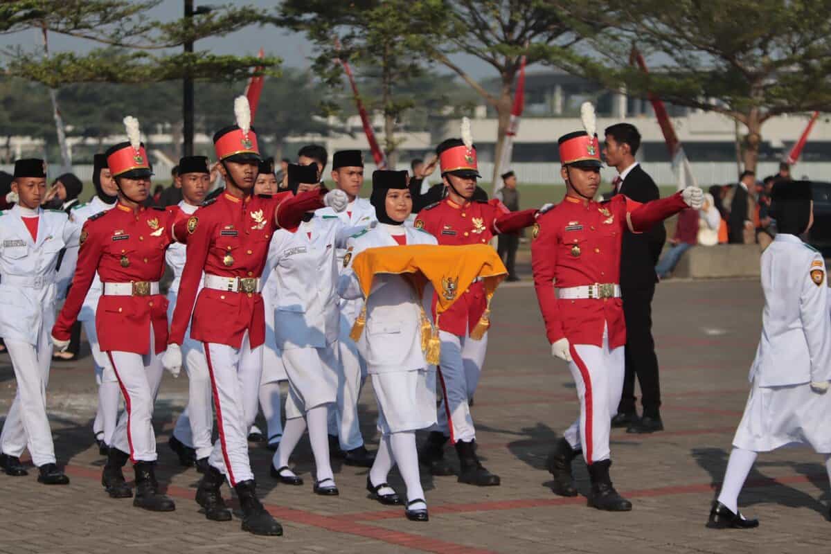 Semarak HUT ke-80 RI di Cisauk, Warga Antusias Ikuti Jalan Sehat hingga Tabligh Akbar