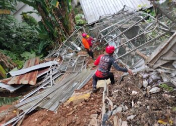 Ditimpa Longsor, Rumah Warga di Villa Pamulang Alami Kerusakan