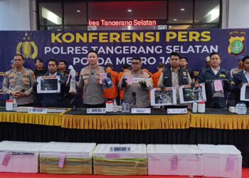 Truk Bongkar Muatan di Pinggir Jalan, Ternyata Bawa Lobster Ilegal