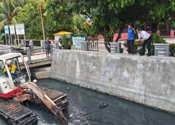 Kali Songsit di Kecamatan Benda Dinormalisasi