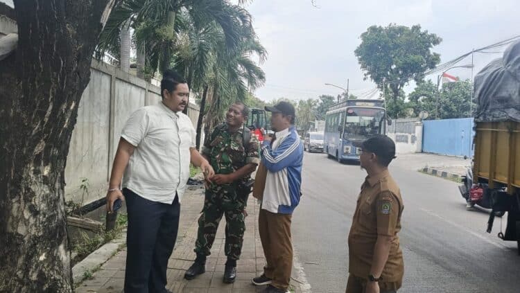 Wakil Ketua DPRD Kota Tangerang Tinjau Normalisasi Saluran Air di Periuk