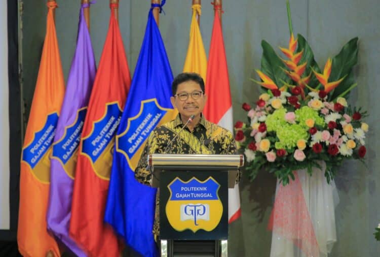 Wali kota Tangerang Ajak Para Wisudawan Berkontribusi Bersama Membangun Kota