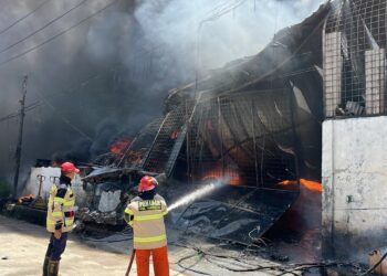 Gudang Plastik di Kosambi Terbakar, 11 Mobil Damkar Dikerahkan