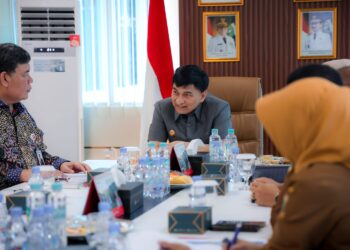 Wakil Gubernur (Wagub) Banten Dimyati Natakusumah berkunjung ke kantor pusat Bank Banten, Kota Serang, Selasa (18/11/2025). (ISTIMEWA)