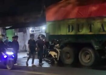 Tabrak Truk Tanah Parkir di Cikupa, 2 Orang Tewas
