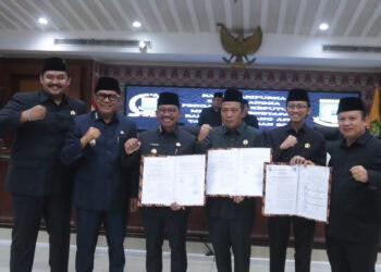 RAPAT PARIPURNA – WALIKOTA 1