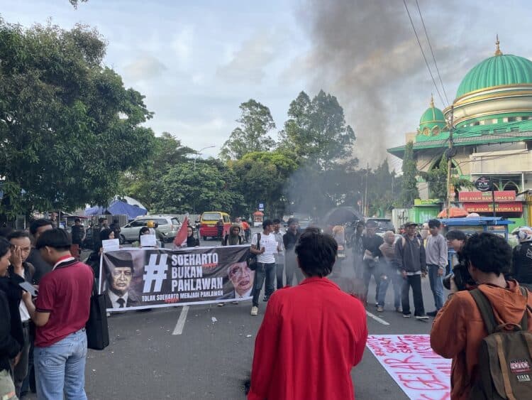 Mahasiswa di Kota Tangerang Tolak Soeharto Jadi Pahlawan Nasional
