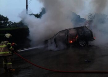 Mini Bus Terbakar di Curug, Diduga Korsleting Listrik