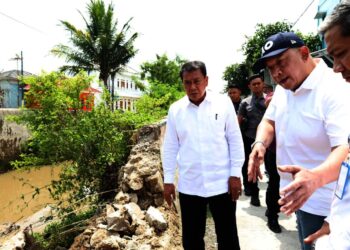 Bupati Tangerang Tinjau Tanggul Jebol di Perumahan Mustika Tigaraksa