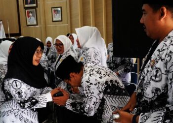 Bupati Pandeglang Raden Dewi Setiani, hadiri Resepsi HUT PGRI ke-80 dan HGN 2025, di Pendopo Bupati Pandeglang, Jumat (12/12/2025). (ISTIMEWA)