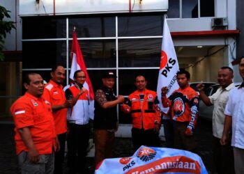 PKS Banten berangkatkan relawan, untuk salurkan bantuan dan buat sumur bor di Sumut dan Aceh. (ISTIMEWA)